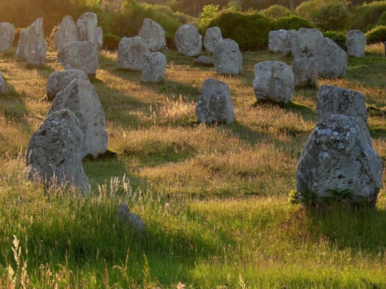 carnac megaliths