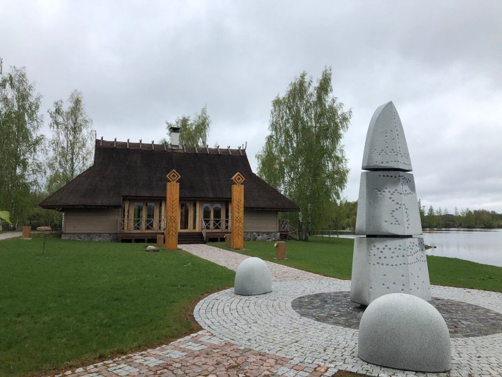 Lokstenes dievturu svētnīca