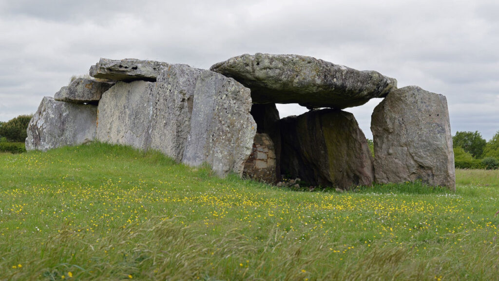 dolmen de la madeleine