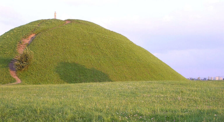 krakus tumulus