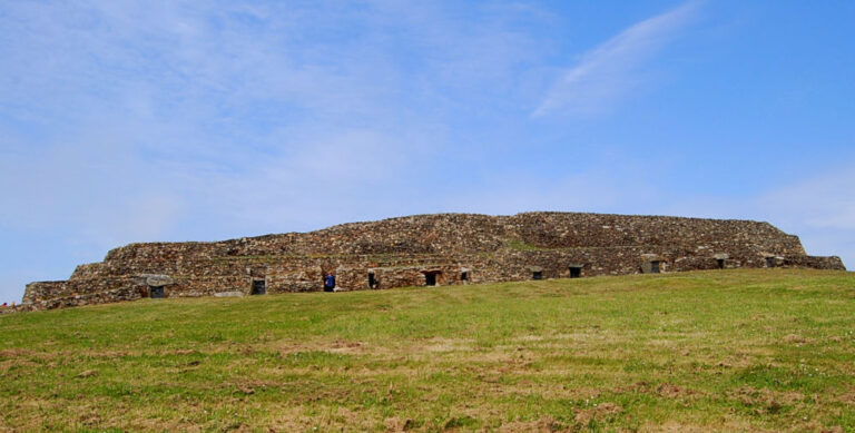 the cairn of barnenez