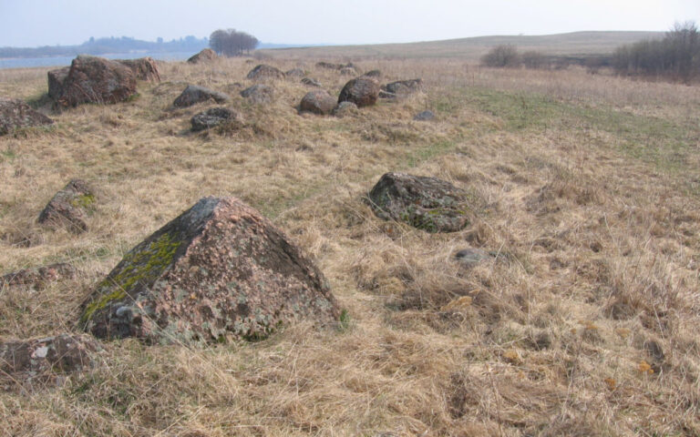 yanovo lake henge