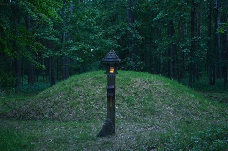 Karmazinai Burial Mounds