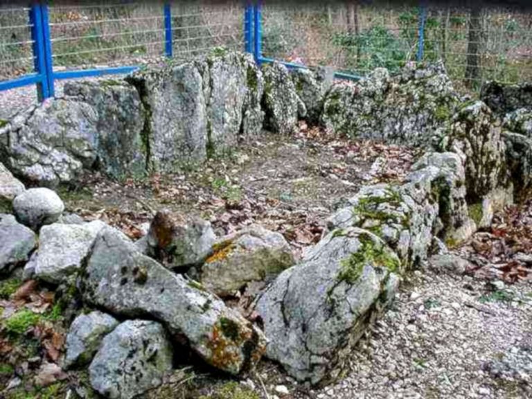 aesch dolmen