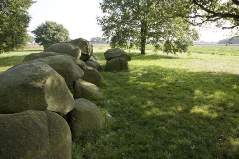 dolmen d16
