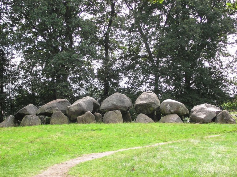 dolmen d18