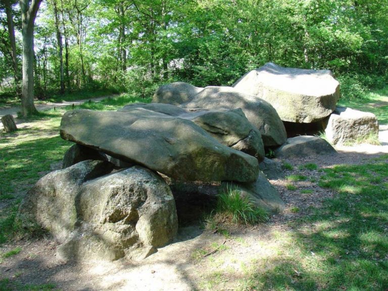 dolmen d25