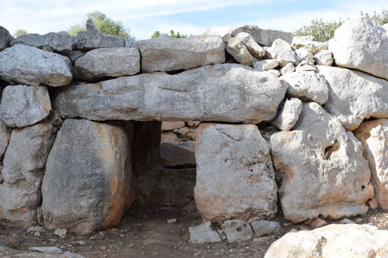 Naveta of Biniac (West)