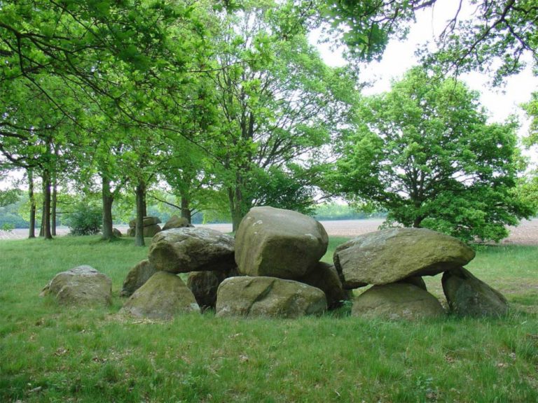 dolmen d28