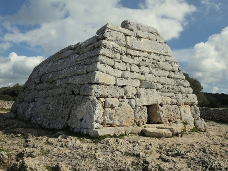 Naveta d'es Tudons