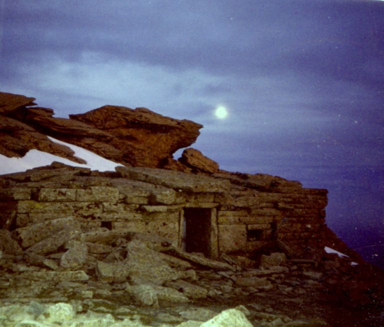 Mount Ochi Dragon House