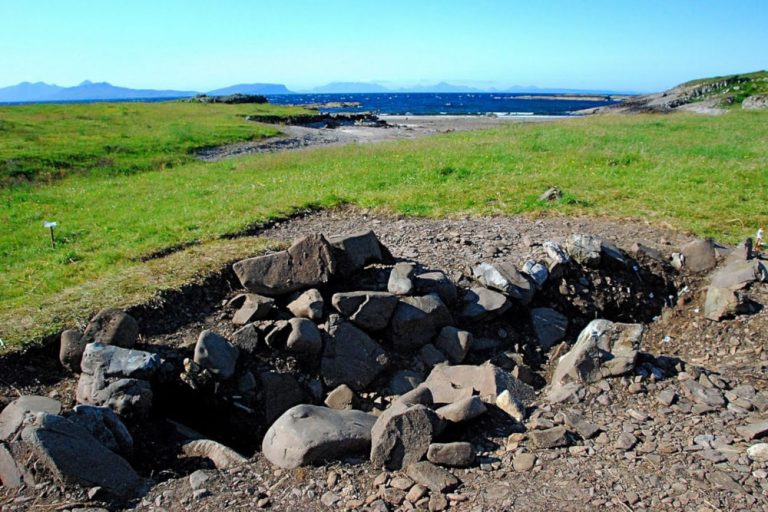 Port an Eilean Mhòir boat burial