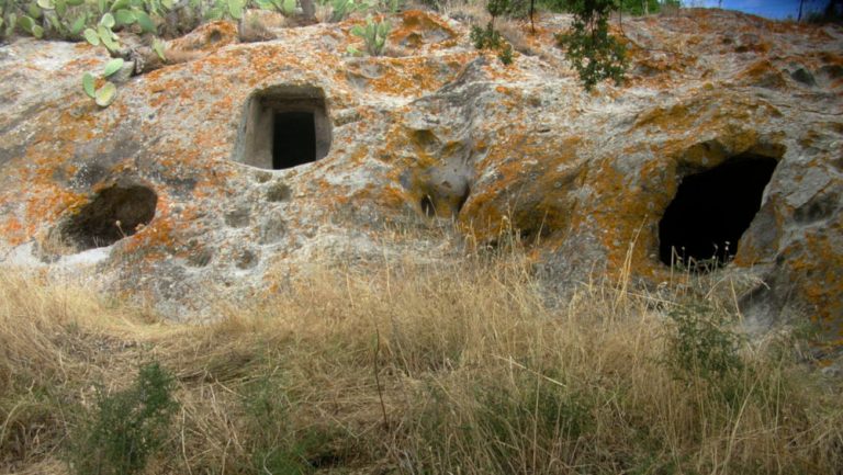 Brodu necropolis
