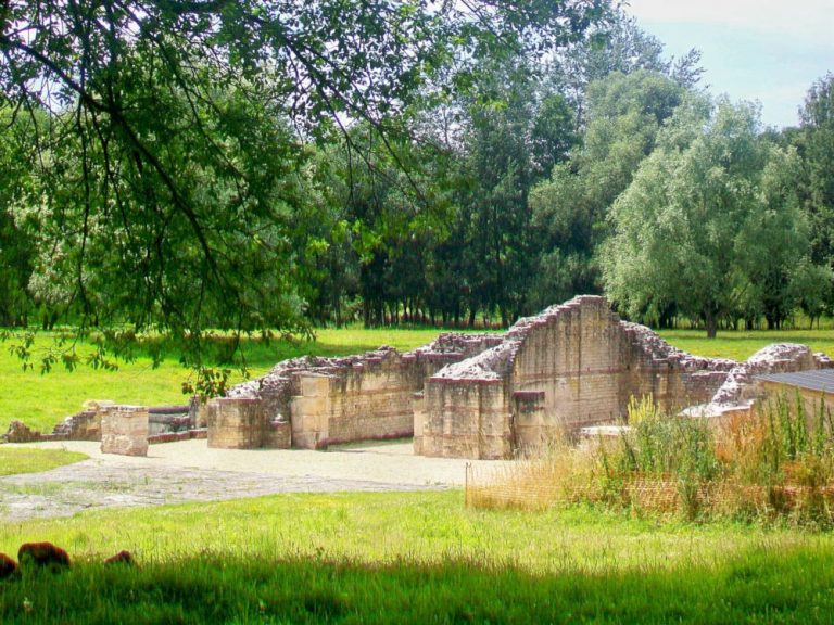 Gallo-Roman temple in Genainville
