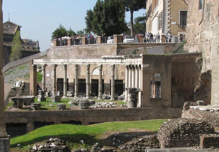 Portico Dii Consentes