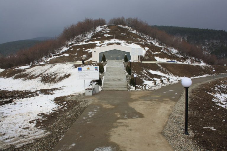 Thracian tomb of Shushmanets