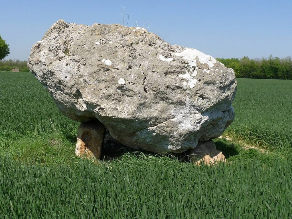 Dolmen de la Pierre-Blanche