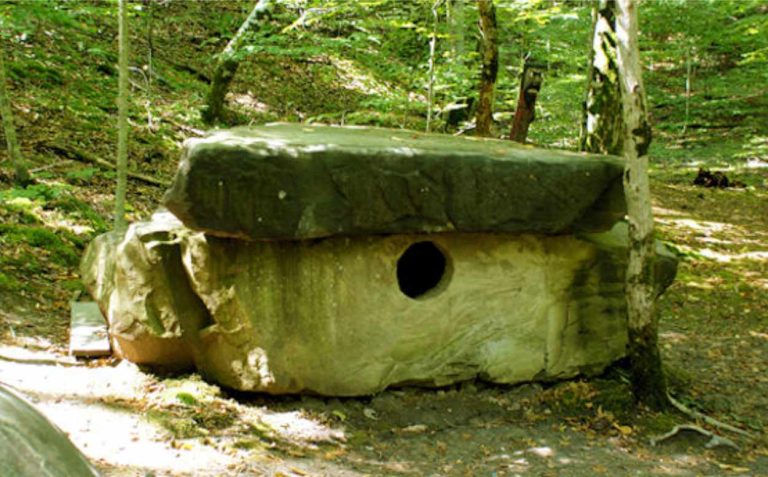 Dolmen of the River Nechepsuho
