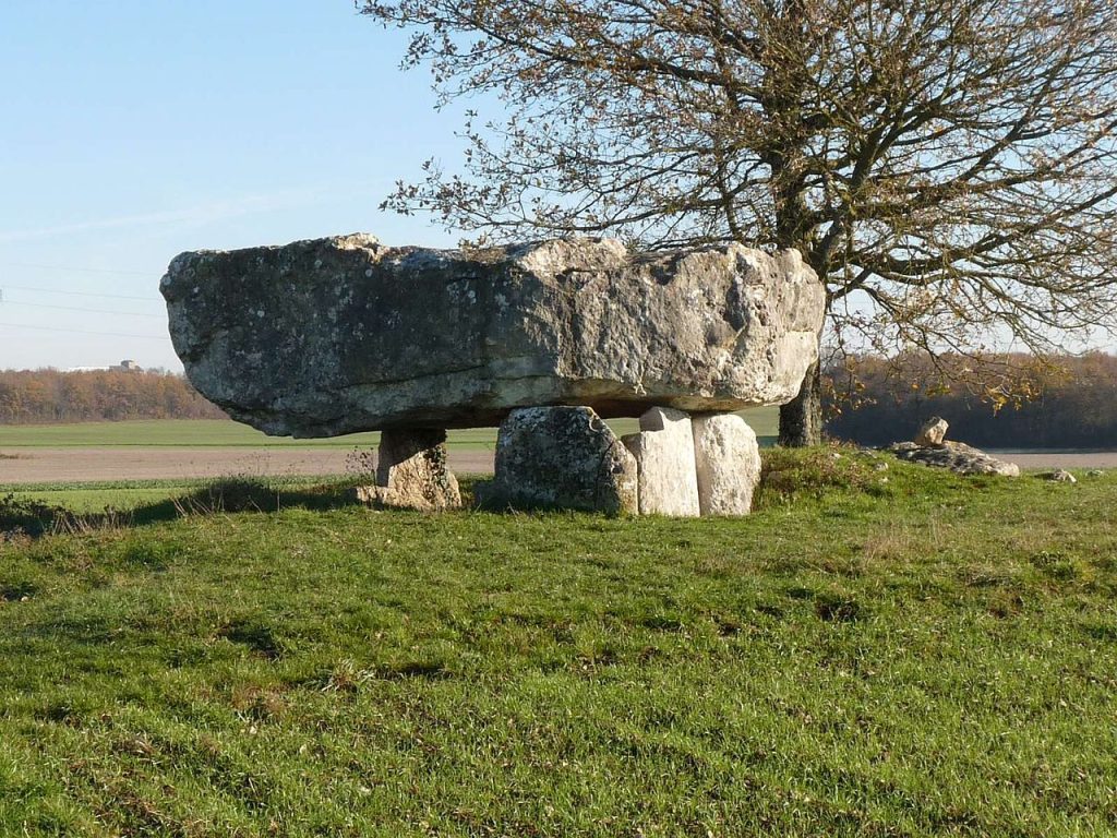Dolmens de La Grosse Pérotte et La Petite Pérotte