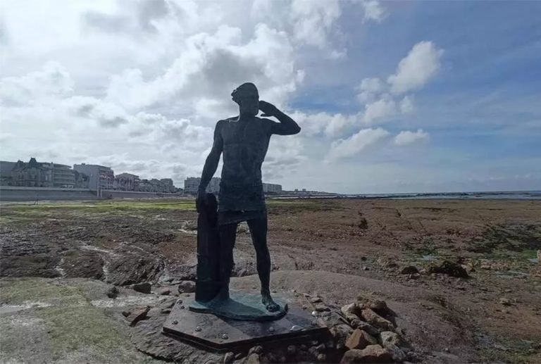 Statue of Odysseus in Les Sables-d'Olonne