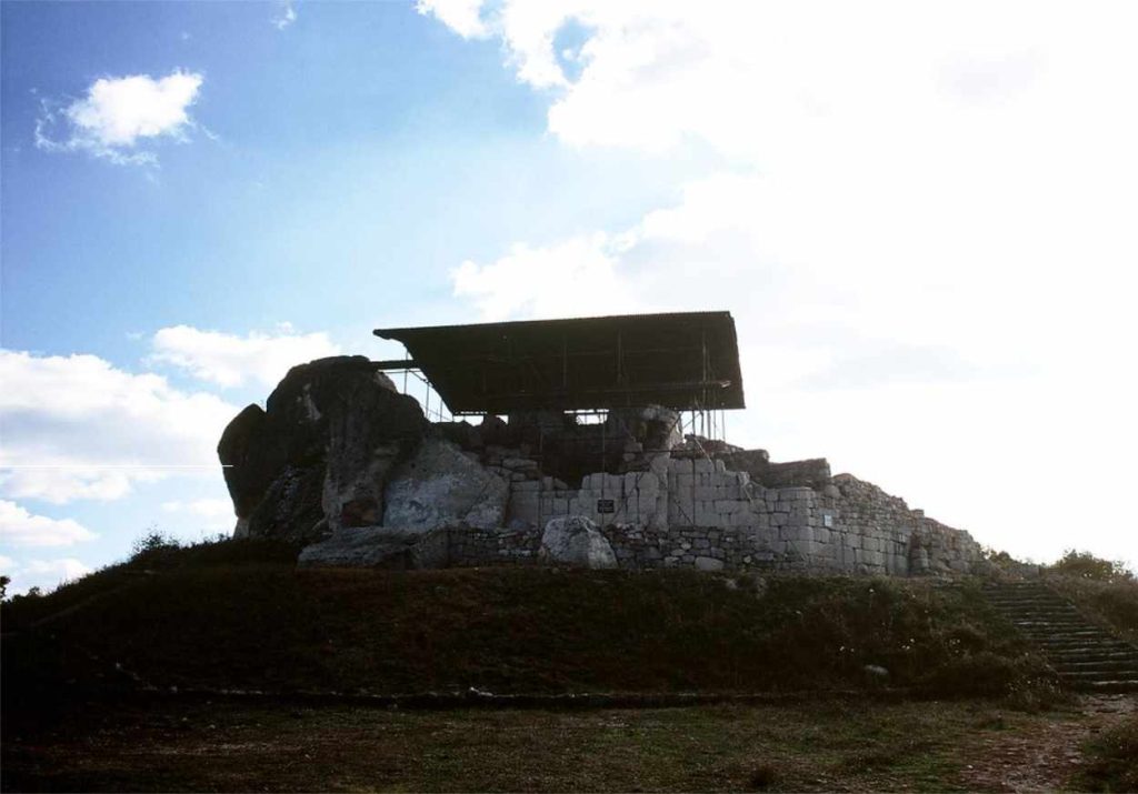 Thracian sanctuary at Tatul