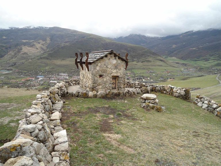 Tkhost temple