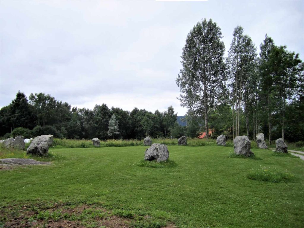 Tolvsteinringen
