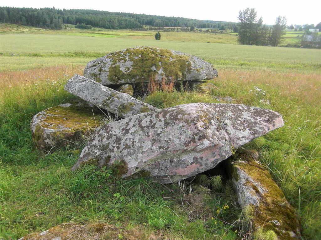 Vårkumla dolmens
