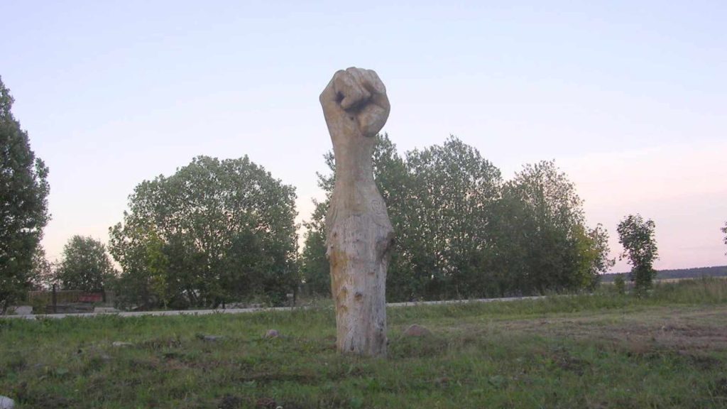 kalevipoeg's hand in Kadrina